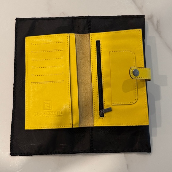 Gepherrini Yellow Ellia Wallet - Picture 4 of 4